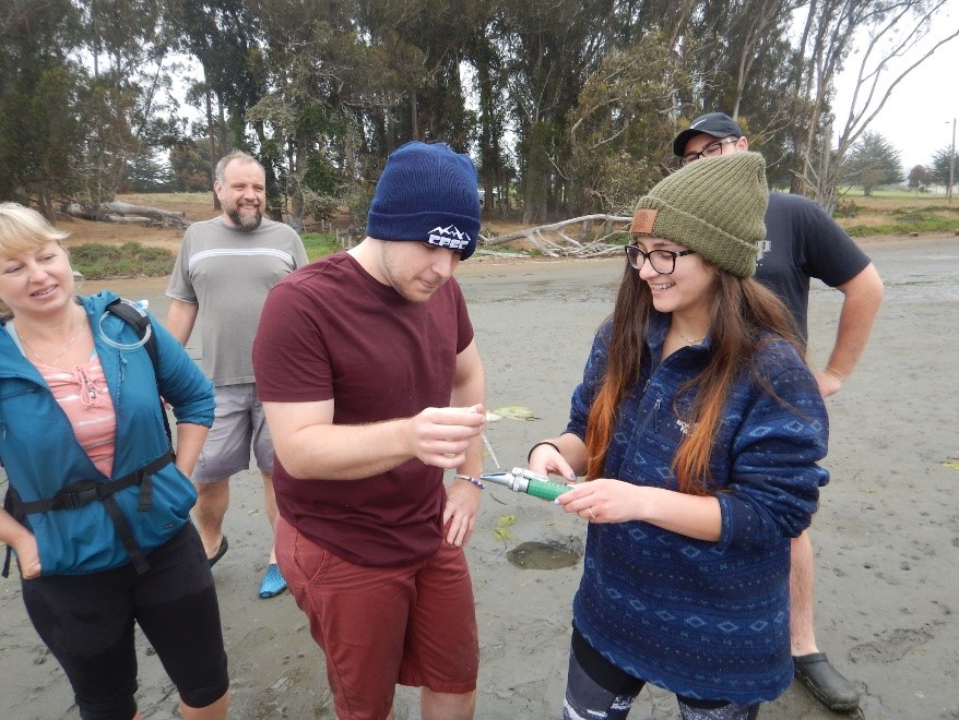 Students measure salinity